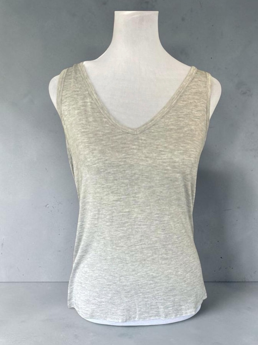 Nine West Light Gray V-Neck Tank Top